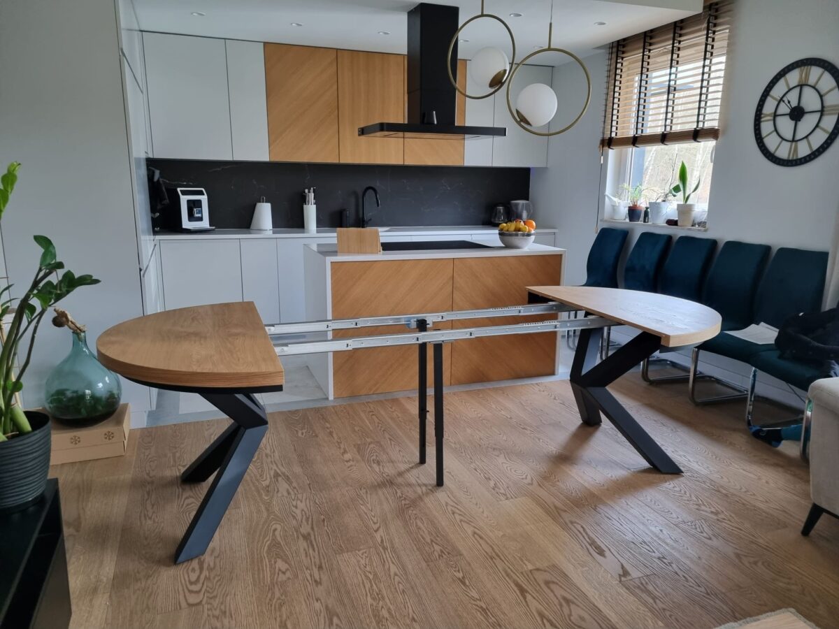 Stół okrągły na nogach metalowych typu X - obrazek 3